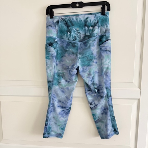 Athleta Blue and Green Tie-Dye Capri Leggings Size Medium 41888 - Picture 6 of 14